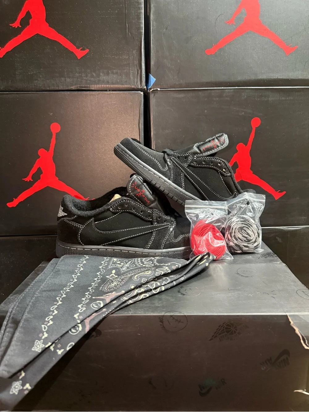 Air Jordan 1 Travis Scott Black Phantom Low-Top Men's Sneakers - Black
